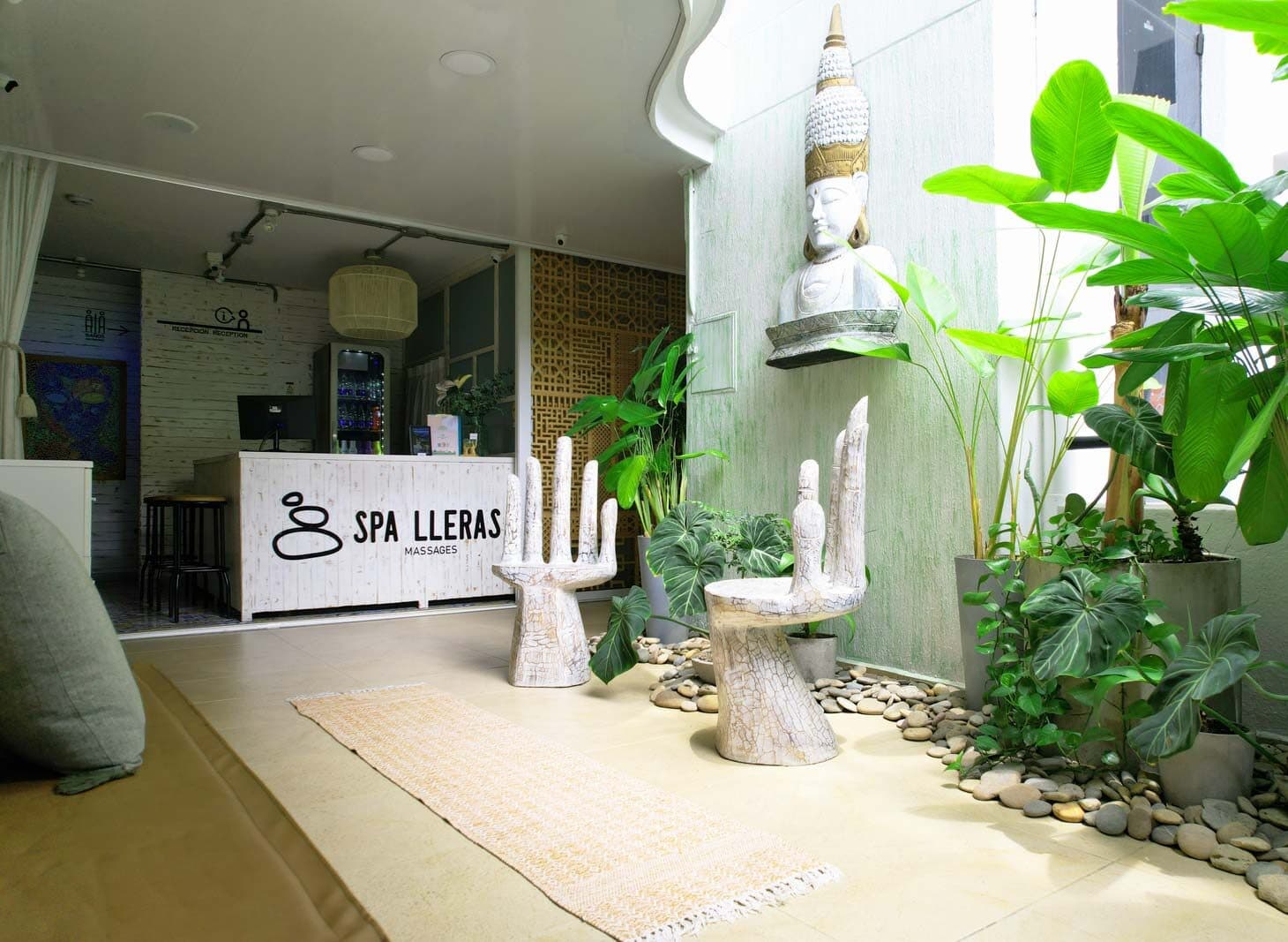 Luxury rooftop spa experience in Parque Lleras, Medellín